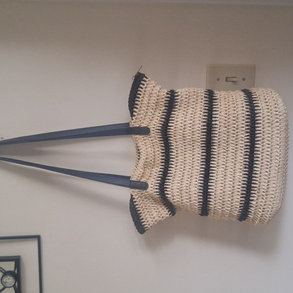 Striped Chic Woven Tote Bag - Picture 4 of 6